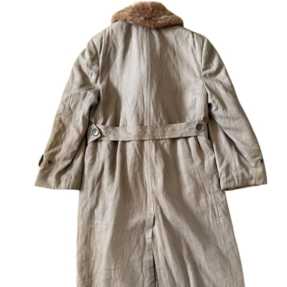 Penney's Town-Clad vintage Tan Trench Coat with Faux Fur Collar, and belt - Picture 6 of 10